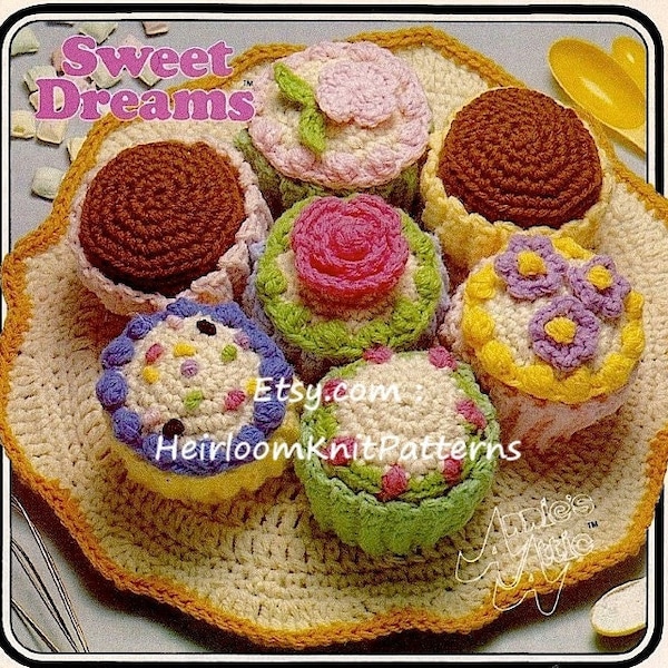 Teller mit Cupcakes Vintage Häkelanleitung Dessert Spielzeug Baby Kind spielen so tun, als Essen Küche Dekor Amigurumi Geschenk Instant Download PDF - 1098