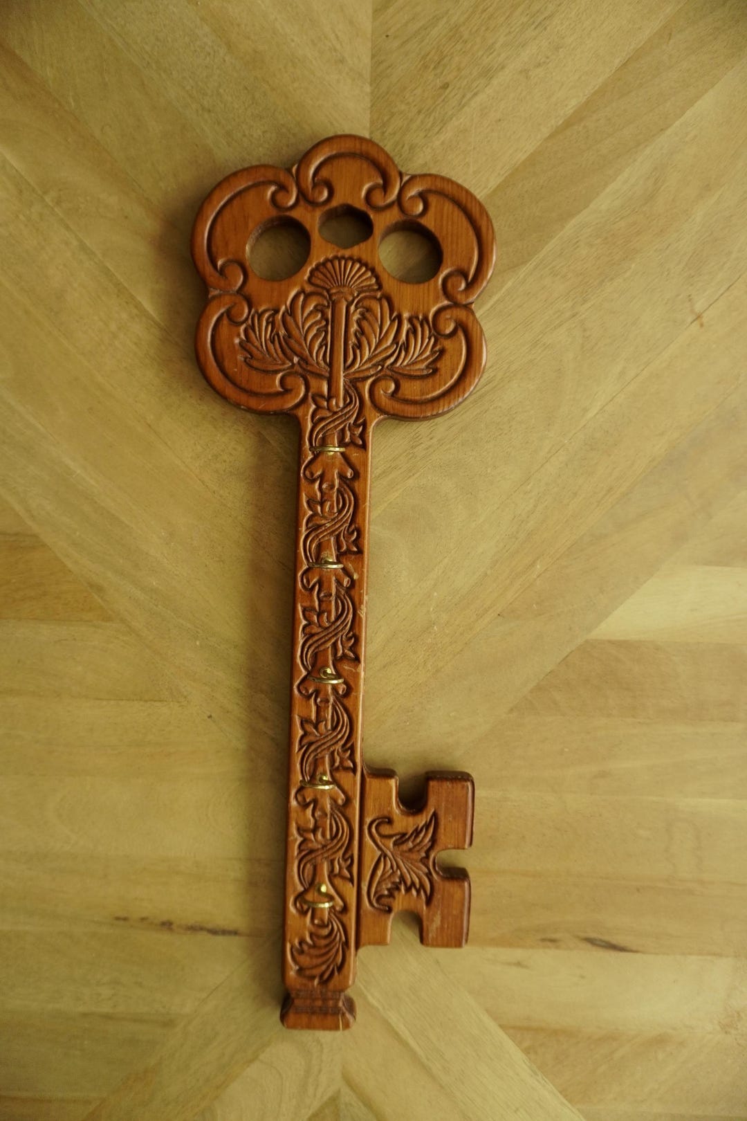 Ornate Key Racks Vintage Ornate Wooden Key Wall Rack – Carved Decorative Skeleton Key ...