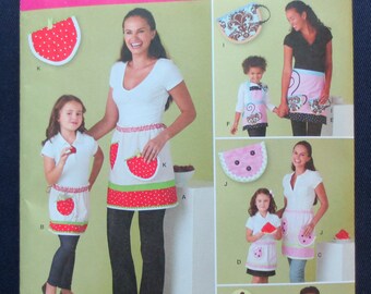 Mother & Daughter Apron and Potholder Uncut Pattern, 4 Styles, Uncut, Simplicity 2276