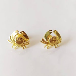 Crab Earrings 18 karat solid gold, handmade, summer sea aninal earrings, gift for her