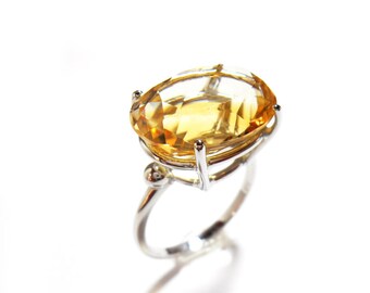 Lemon Topaz Whitegold cocktail ring 18K