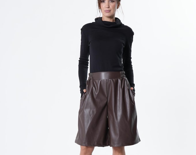 Short Pants In Brown - Vegan Leather Shorts  METP0138