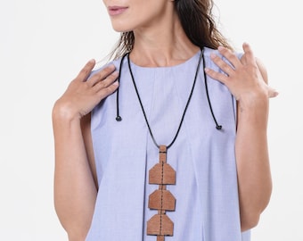 Sculptural Leather Necklace / Oversize Brown Leather Accessory META0059