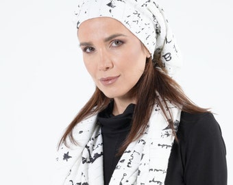 Beanie and Scarf / Set of Hat and Scarf With Print - META0056