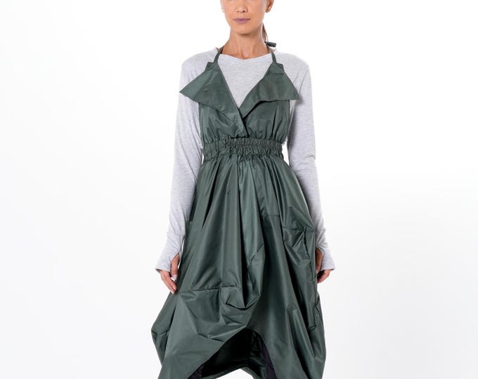 Draped Balloon Pinafore Dress – Green Sculptural Halter Midi Dress METD0265