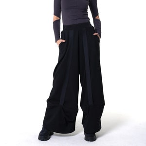 Schwarze Hose mit weitem Bein und Streifen / Palazzohose / Schwarze Hose METP0124_Bl