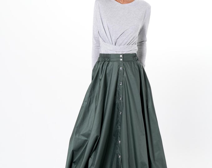 Voluminous Maxi Skirt with Adjustable Hem – Green Dramatic Skirt with Drawstring Detail METSk0053