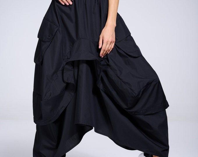 Extravagant Black Skirt / Maxi Avant Garde Skirt / Pocket Details Skirt In Black