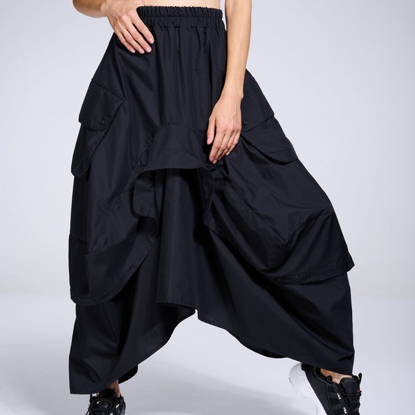 Extravagant Black Skirt / Maxi Avant Garde Skirt / Pocket Details Skirt In Black