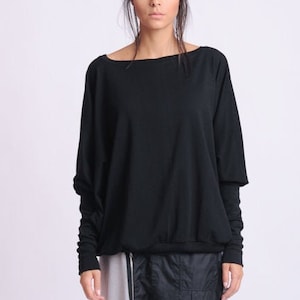 Haut très large noir/chemisier grande taille noir/chemise longue noire/top à manches longues décontracté/top oversize ample pour tous les jours/top avec manches METT0144