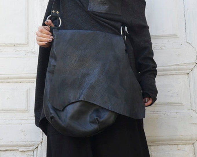 Small Black Leather Purse / Leather Crossbody Bags for Women / School Tote Bag / Goth Hobo Bag / Small Black Leather Crossbody Bag METB0011