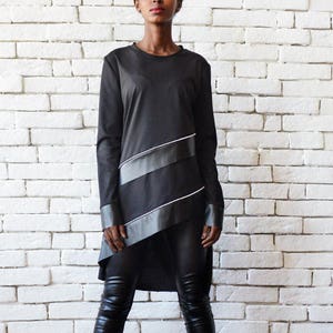 Langarm Schwarze Tunika / Leder Detail Streifen Top / Schwarze Asymmetrische Lose Tunika / Lässige Leder Tunika Top METT0088