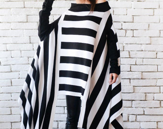 Black and White Stripe Asymmetric Tunic/Oversize Long Short Top/Extravagant Casual Tunic/Naked Shoulder Top/Stripe Plus Size Maxi Tunic