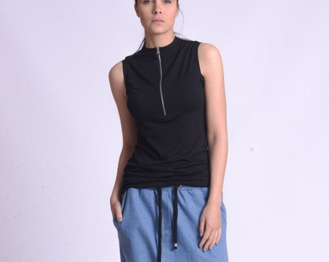 Black Sleeveless Zipper Top by METAMORPHOZA METT0186