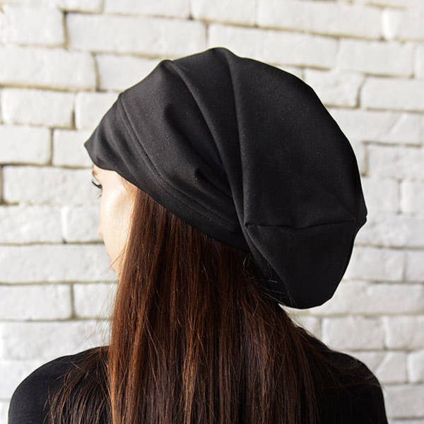 Chapeau drapé noir/Bonnet noir asymétrique/Bonnet slouchy/Bonnet unisexe/Chapeau noir surdimensionné/Chapeau noir décontracté/Chapeau en coton noir/Chapeau de sport