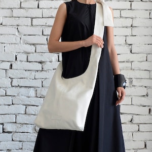 Cross Body Leather Bag Women / White Leather Handbag / Off Shoulder Bag METB0015