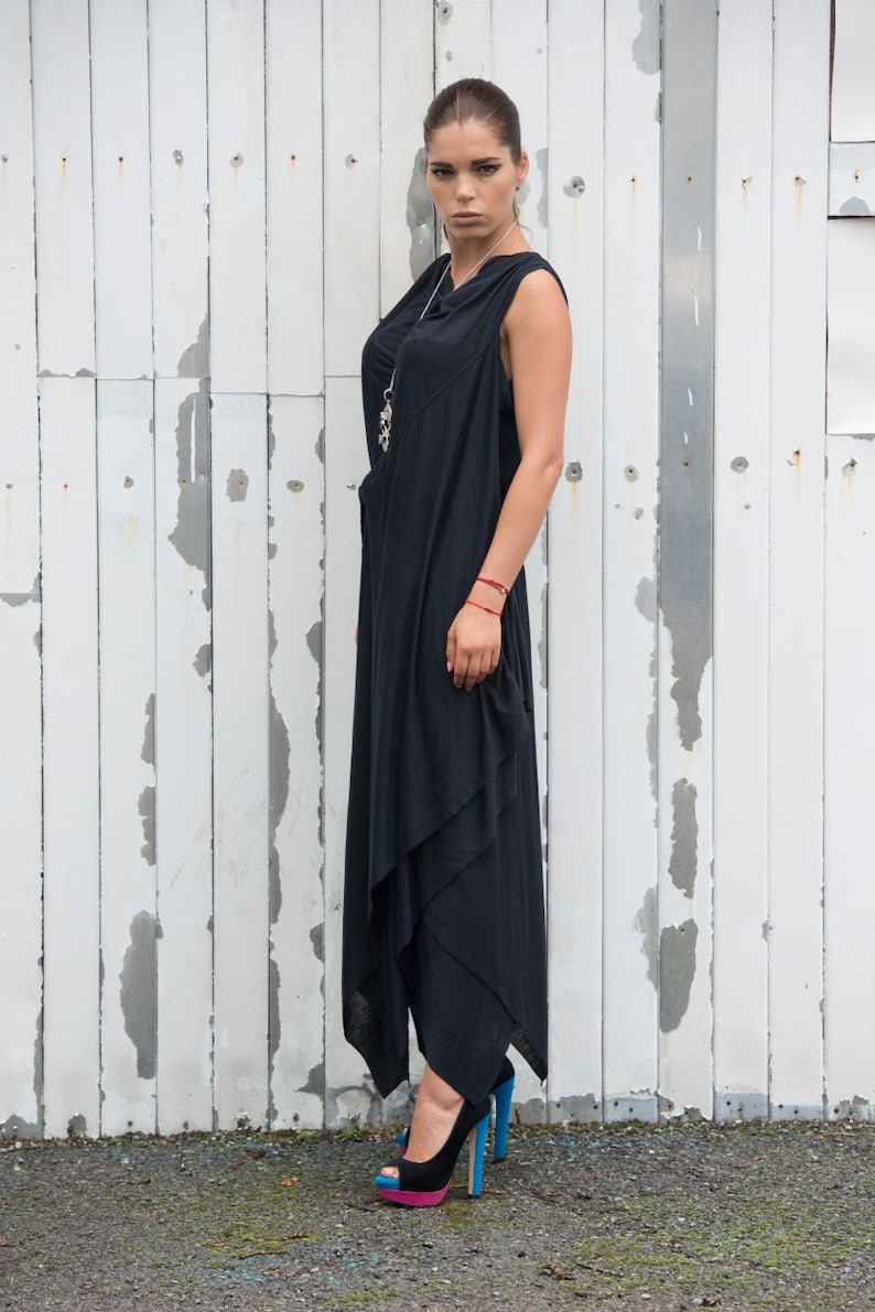 costumes to do with a black dress