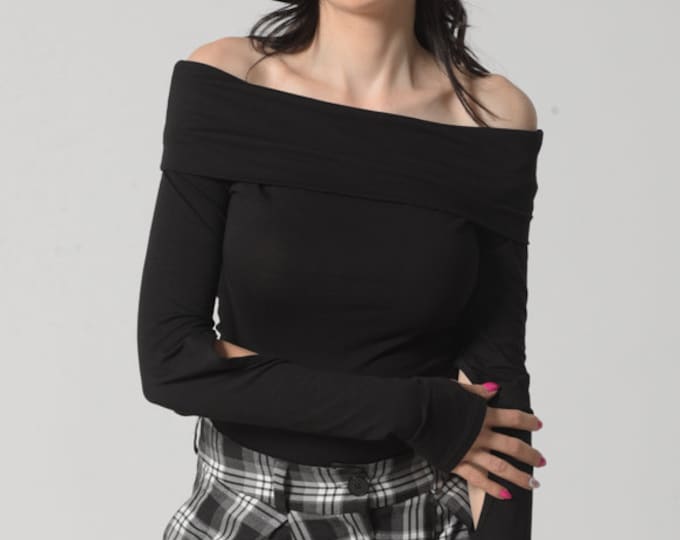 Off the Shoulder Blouse / Off the Shoulder Sweatshirt / Thumb Hole / International Womens Day / Metamorphoza METT0208