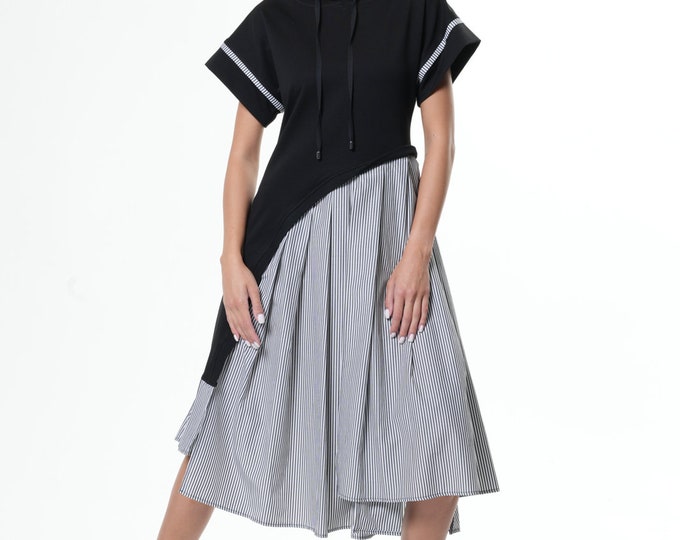 Black Pleated Dress with Hood METD0214