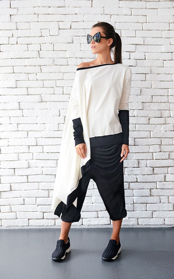 Blusa blanca con top negro sale