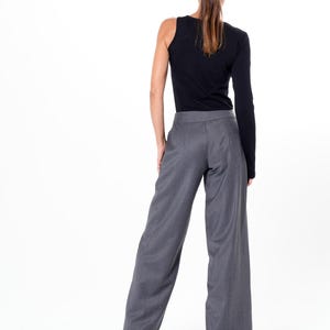 Pantalones grises de pierna ancha/Pantalones largos maxi/Pantalones largos de oficina/Pantalones cómodos para uso diario/Pantalones con bolsillos para mujer/Pantalones casuales holgados METP0019 imagen 5