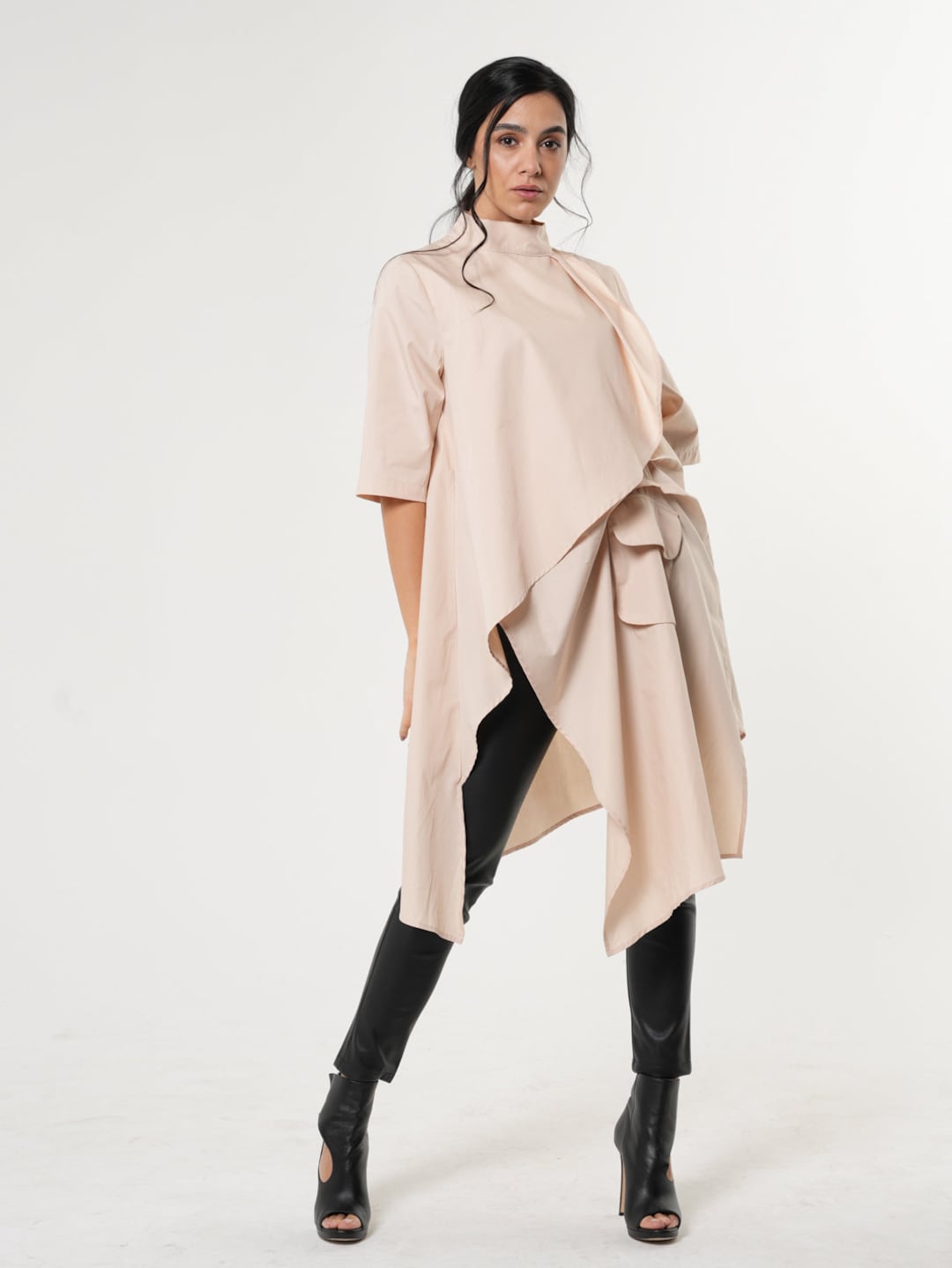 Camicia asimmetrica beige/Tunica oversize stravagante/Top casual