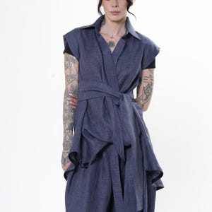 Mouwloos shirt van linnen denim: extravagante lange top in blauw METT0295