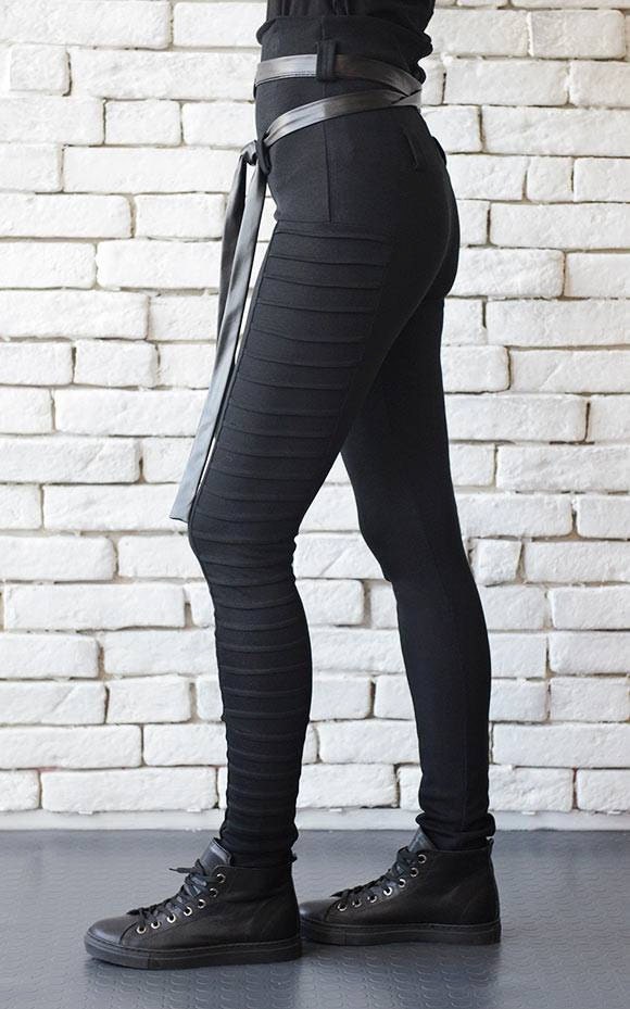 POCKETS! Sculpting Legging + Cargo = Everything 😍 - Alo Yoga Email Archive