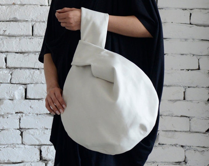 Off Shoulder Bag / Real Leather Handbag / Tote Bag Noir / 50th Birthday Gift for Women METB0008