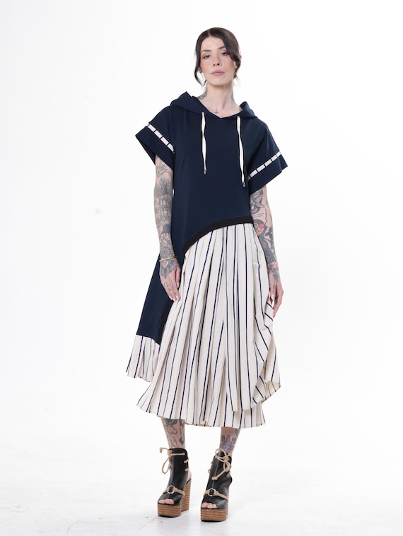 black suit and navy dress Blue | Buy or Rent Online | 100% Merino Wool The versatile design pairs Black_dress Colour:Paris-Blue Bloggers Favorite NWT Zara