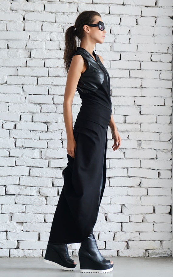 Asymmetric Black Vest / Long Sleeveless Jacket / Chain Tunic Asymmetric Black Vest / Long Sleeveless Jacket / Chain Tunic