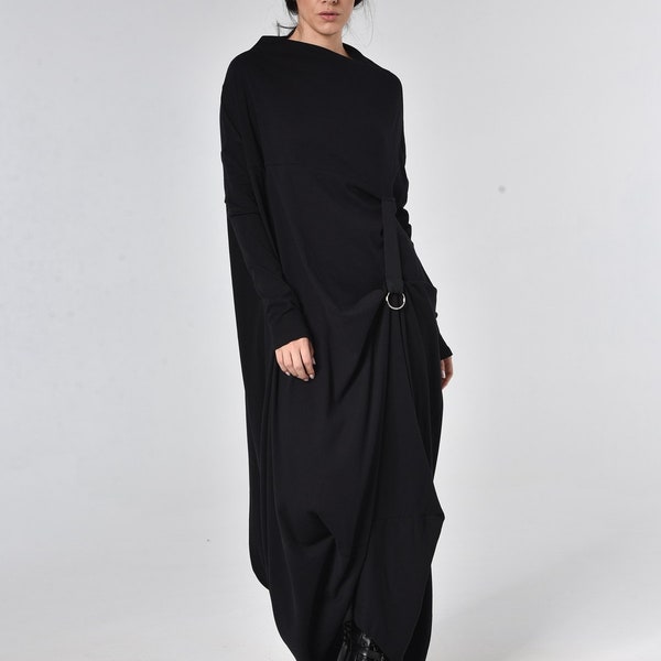 Robe Maxi taille plus/Robe de mode alternative/Caftan noir/Tunique asymétrique à manches longues/Robe ample avec anneau en métal METD0091
