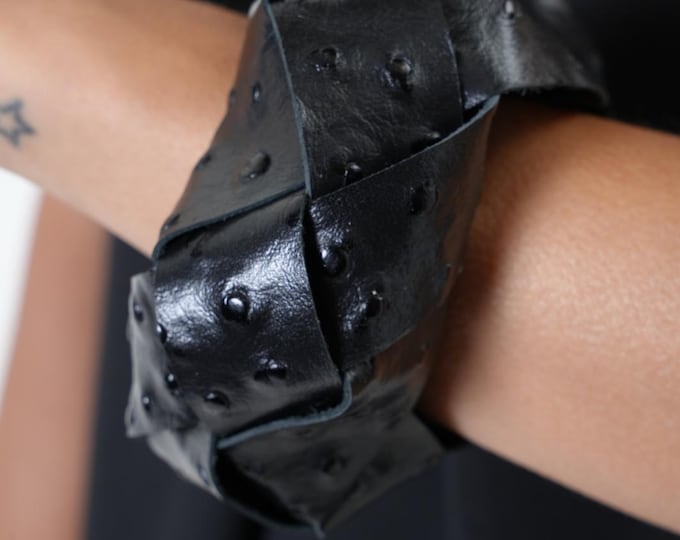 Extravagant Leather Bracelet / Handmade Accessory / Black Wristband- METBR32