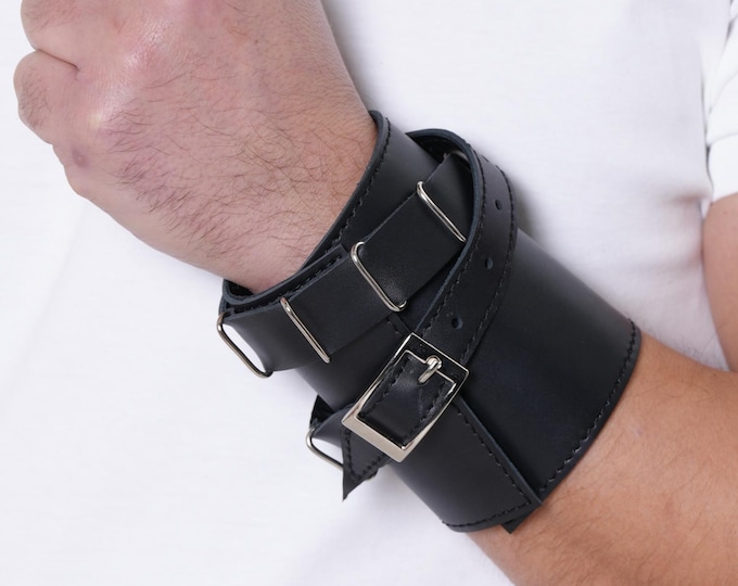 Men’s Leather Wrist Cuff | Black Leather Bracelet METMBR4