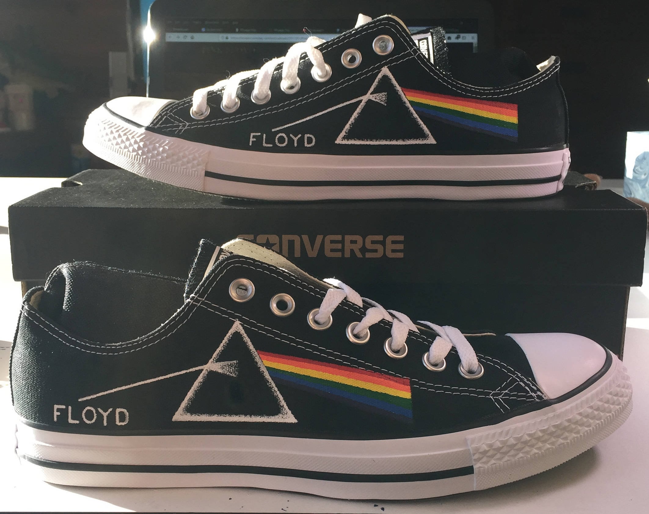 Juguetón Llevar arco Pink Floyd Prism Custom Hand-painted Low-top Converse - Etsy