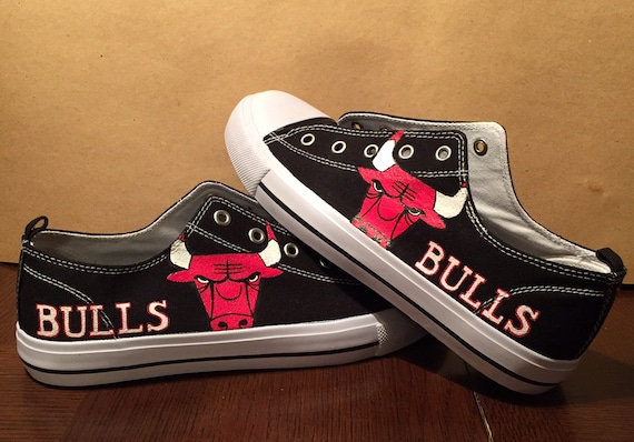 Buy Chicago Bulls Low-top Converse Online in India - Etsy