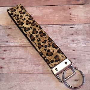 Cheetah Key fob, Keychain, Key holder, Wristlet, leopard, cheetah print, Key Lanyard,  Wrist Key Holder,  Key Fob Key Chain, Gift ideas