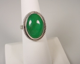 Chrysoprase Sterling Silver Ring: Braided Trim, Embossed Band, Size 6 3/4
