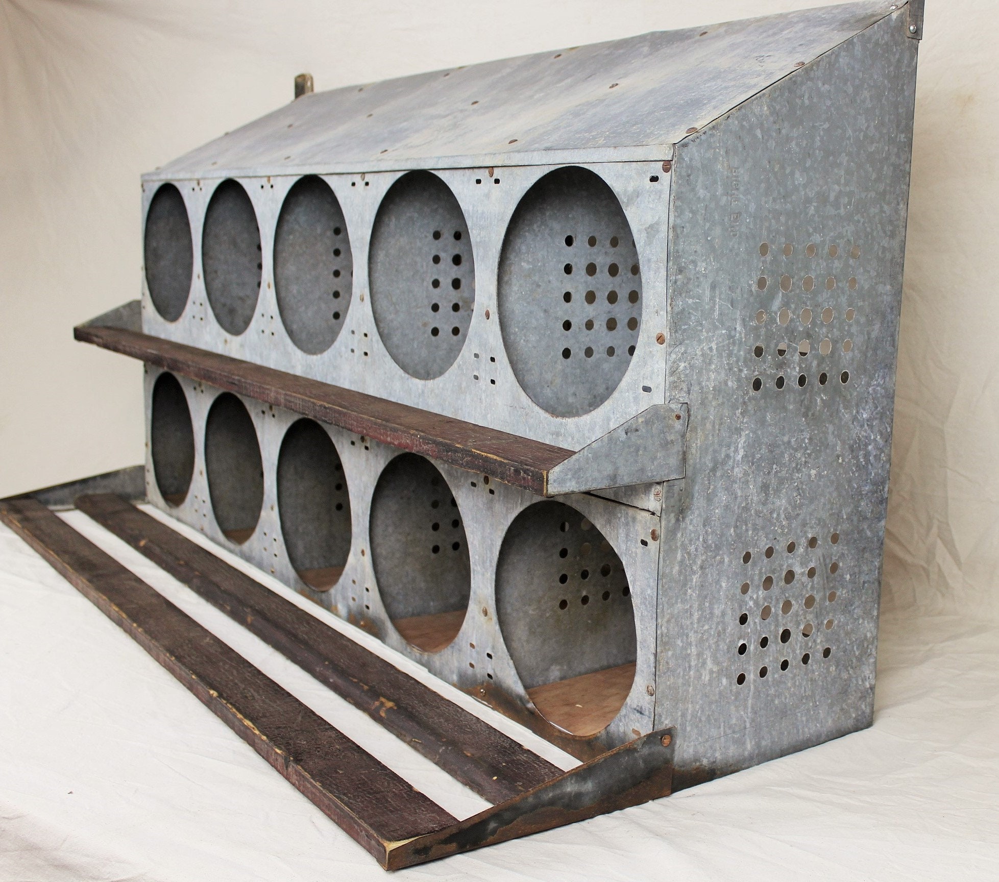 Vintage 10 Hole Galvanized Chicken Nesting Roost Laying Box Etsy