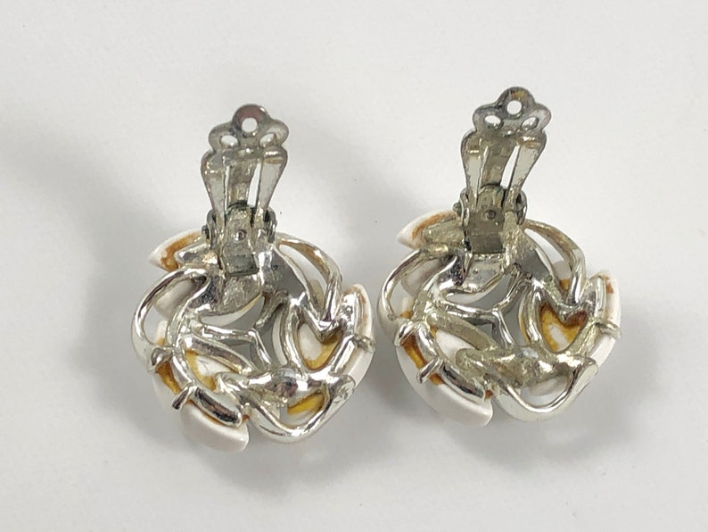 Silver and White Mid Century,white and silver,abstract design,vintage,silver-toned,mid century,accessories,clip on,metal clip on,earrings