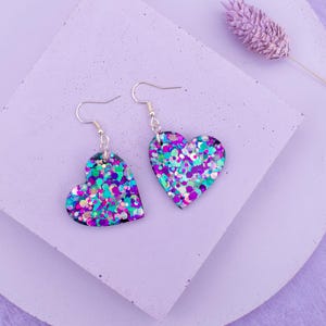 Brincos de resina roxo turquesa azul prata coração de amor brincos de festival de glitter brincos de declaração em forma de coração brincos de coração fofos brilhantes