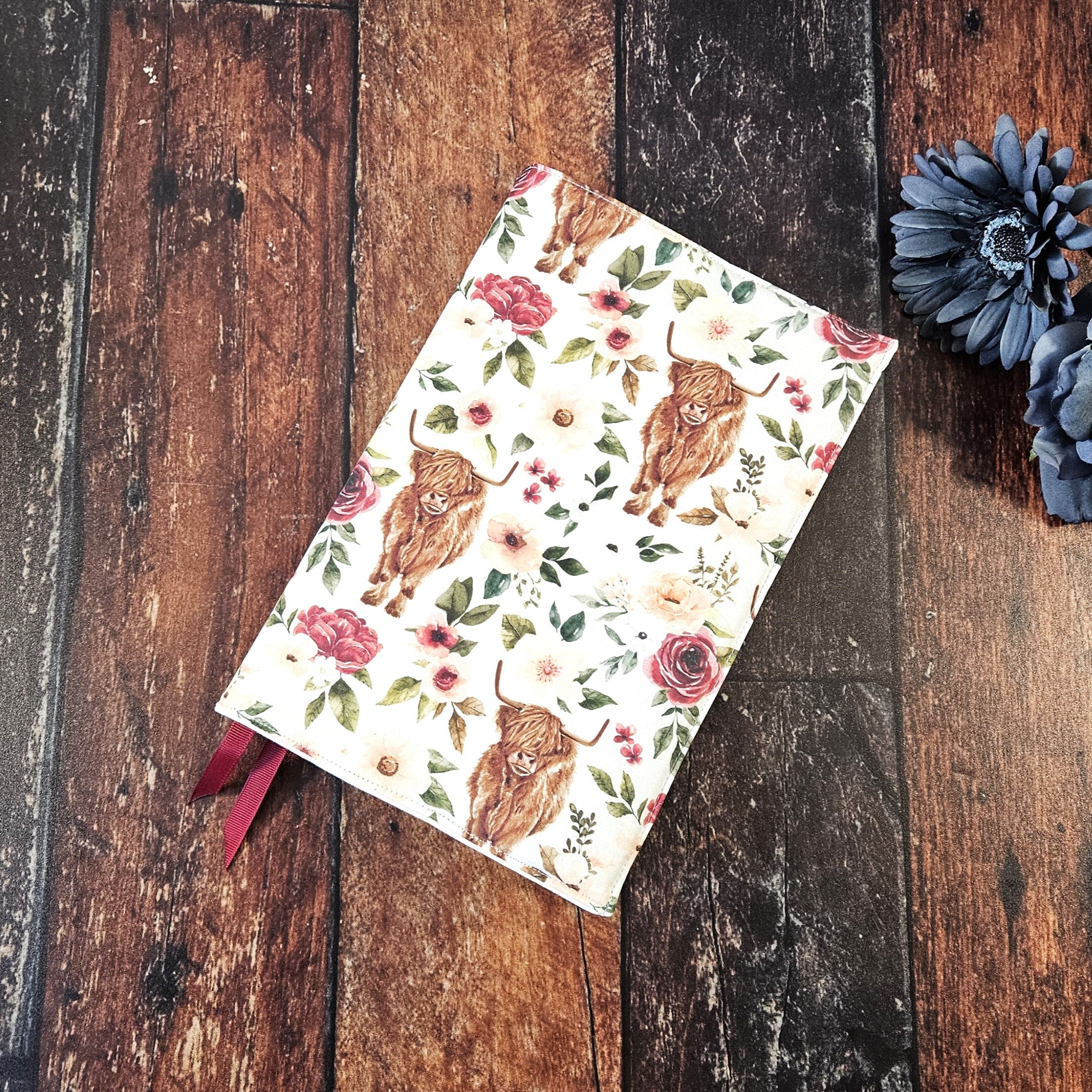 Floral Highland Cow Bible Cover: Adjustable Cotton Book Case
