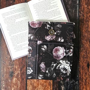 Pochette de livre floral gothique foncé | Accessoires de livres | Dark Academia | Cadeau livresques | Cartable | Cadeau pour amoureux des livres | Pochette pour livres | Housse faite main