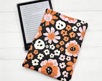 Groovy Skulls Kindle Sleeve | Book Lover Gift | Kindle Case | Book Pouch | Bookish Gift | Kindle Paperwhite Cover | Book Sleeve | Handmade