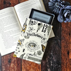 Witchy Halloween Kindle Sleeve | Book Lover Gift | Gothic Pouch | Kindle Case | Bookish Gift | Kindle Paperwhite Cover | Kindle Sleeve
