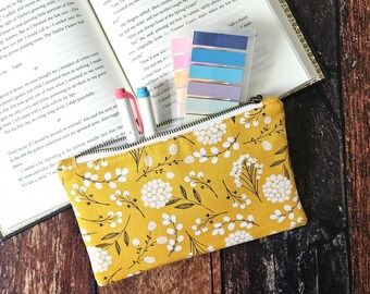 Floral Book Annotation Kit: Zipper Pouch, Highlighters, Sticky Notes