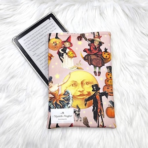 Vintage Halloween Kindle Sleeve: Retro Book Cover
