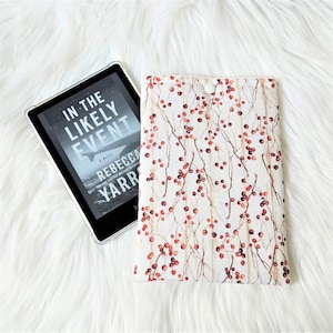 Christmas Holly Kindle Sleeve | Book Lover Gift | Colorsoft Case | Kindle Case | Bookish Gift | Holiday Kindle Cover | Winter Berries Sleeve