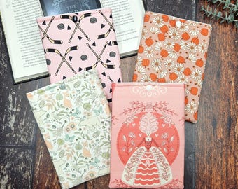 Pochette en papier blanc fait main pour Kindle : bibliothèque rembourrée en coton