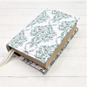 Green Toile Bible Cover | Adjustable Book Cover | Gift for Christians | Bible Cover | Bible Case | First Communion Gift | Religious Gift